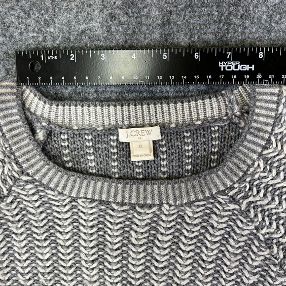 J Crew Textured‎ Chevron Pattern Sweater XL Gray White Crew Neck Long Sleeve - Picture 13 of 16